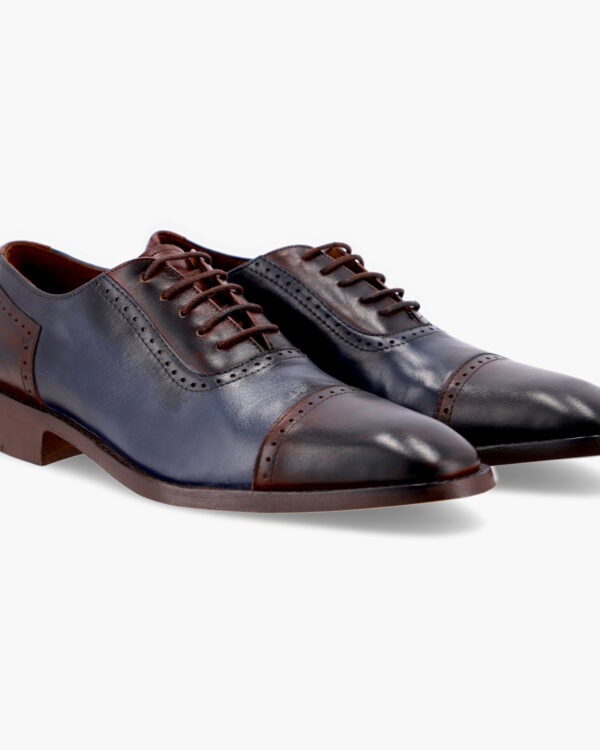 Prototipo de calzado Brogue Transmite elegancia y convicción Resultan apropiados para un look formal diario.