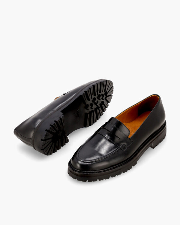 DORIAN | zapatos camperas equipaje